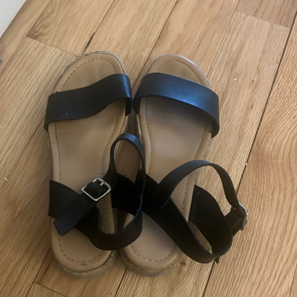 Black wedged sandal